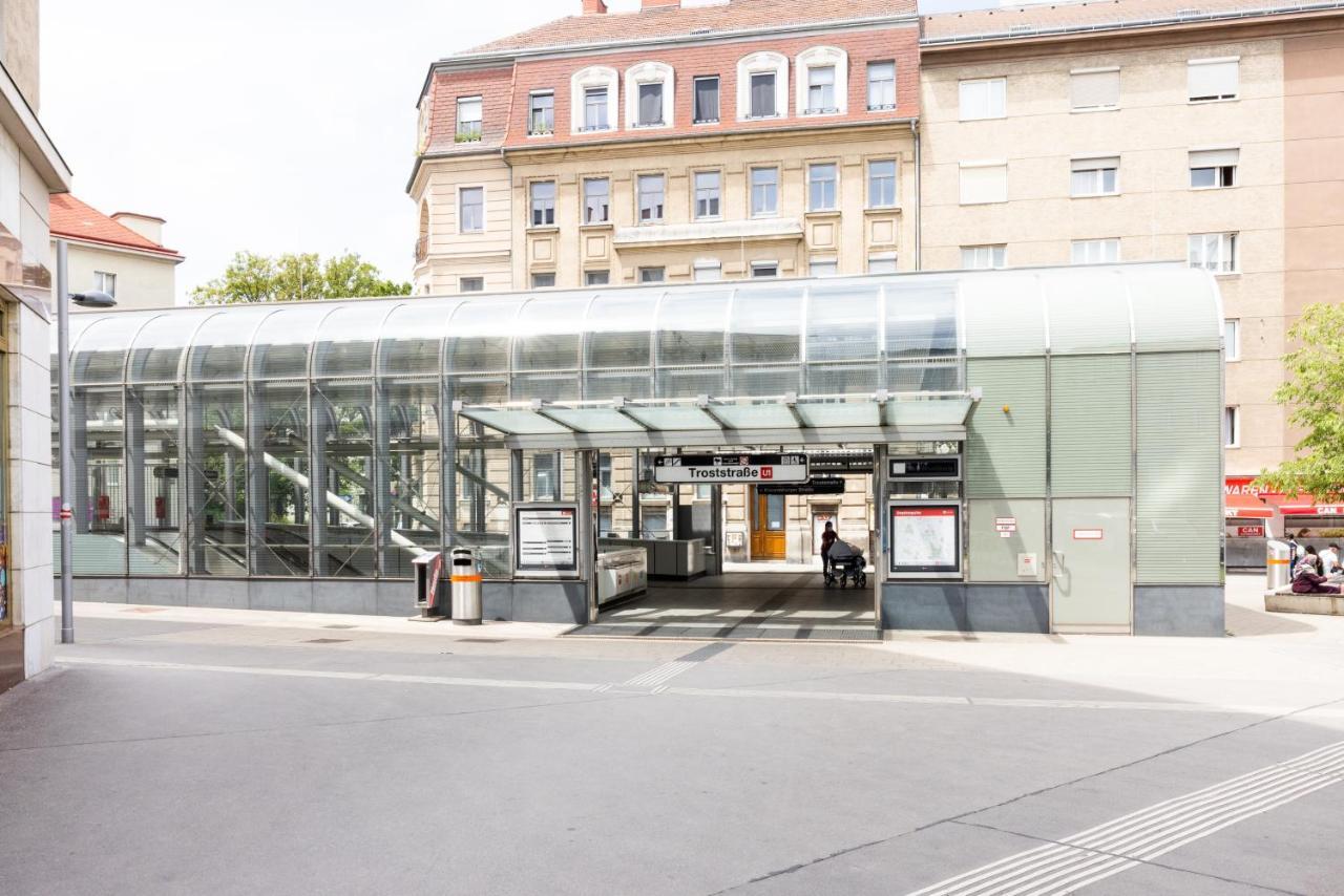 Kingsize Station *