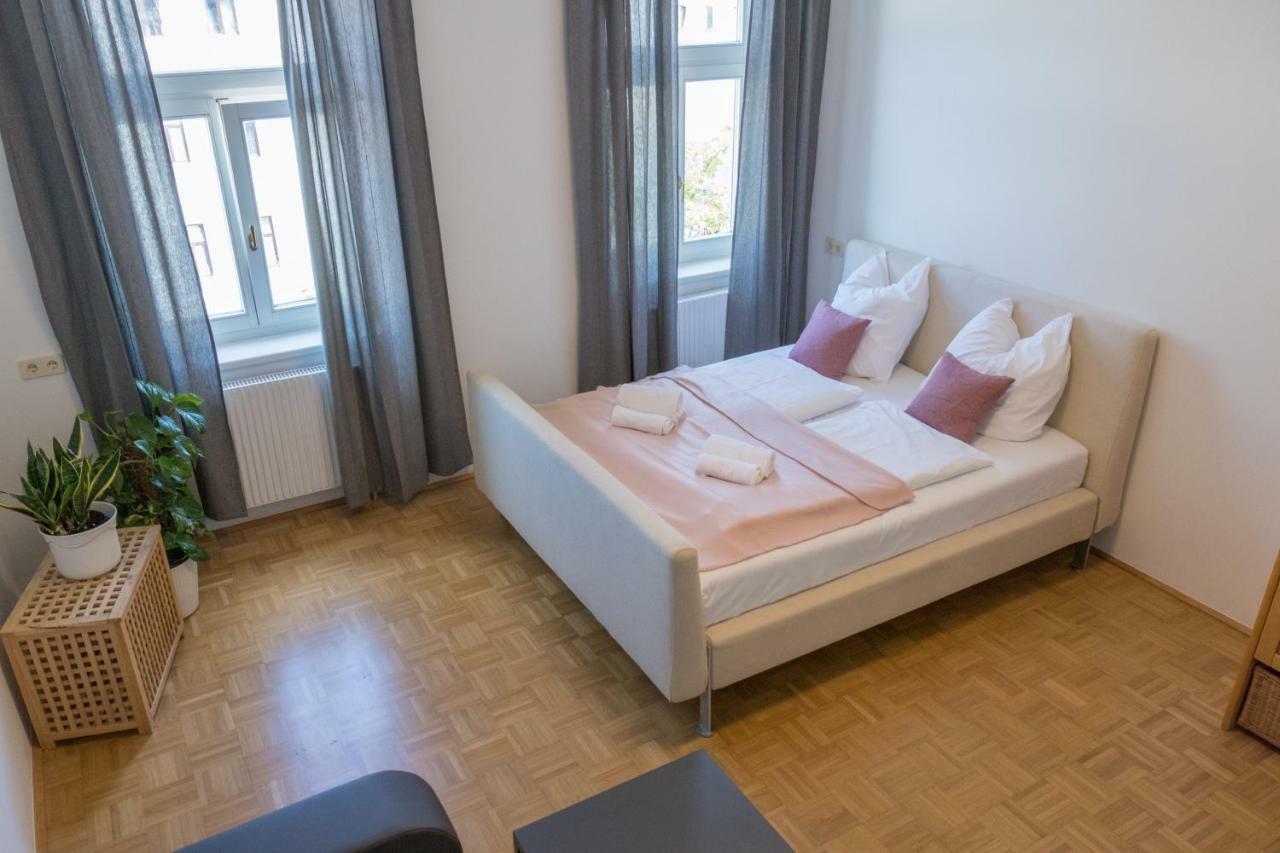 Kingsize Station Apartment *