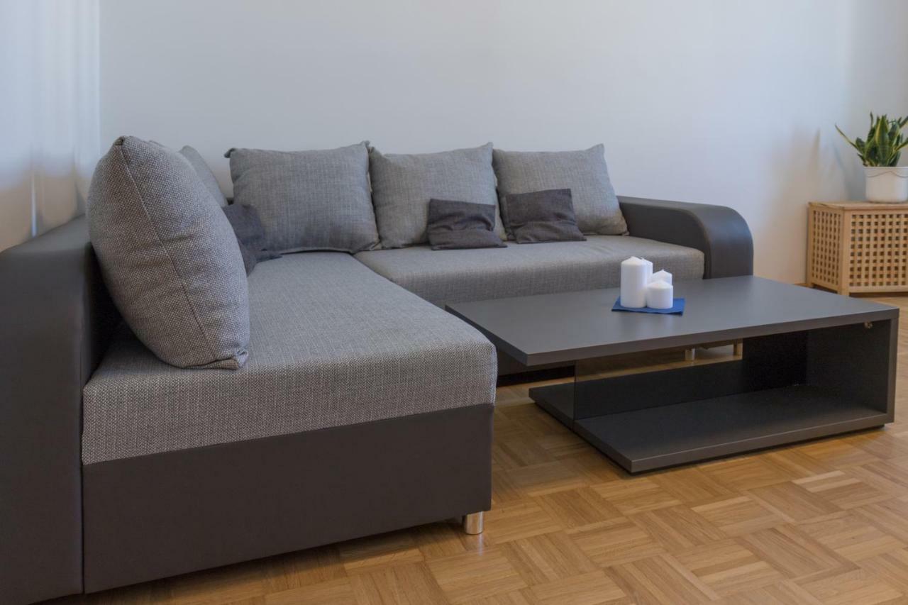 Kingsize Station Apartment