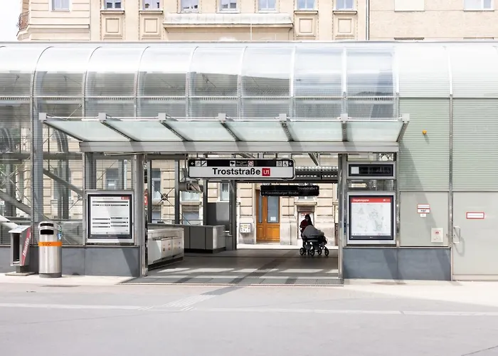 Kingsize Central Station Residence